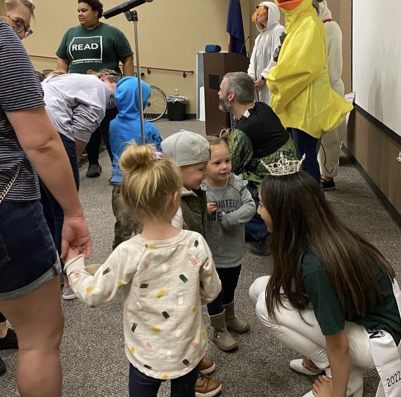 Read-aloud to kids in the library.